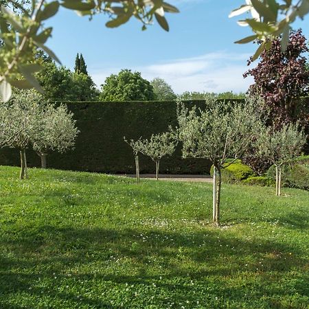 Villa Carini With 3000 Mq Garden & Heated Pool 卡斯特努沃德加尔达 外观 照片
