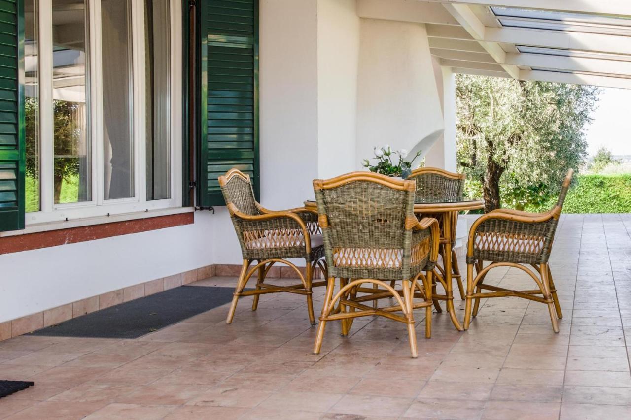 Villa Carini With 3000 Mq Garden & Heated Pool 卡斯特努沃德加尔达 外观 照片