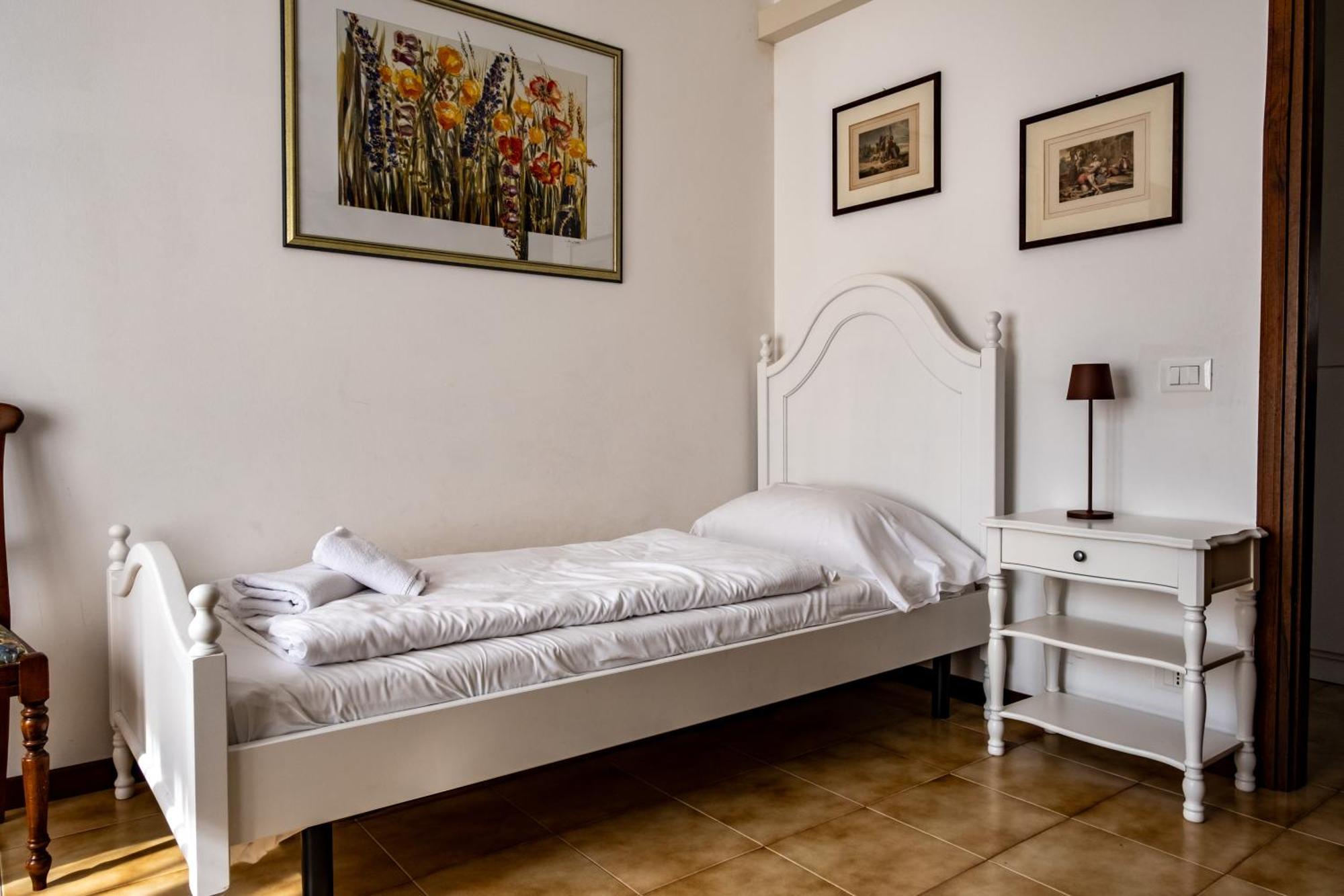 Villa Carini With 3000 Mq Garden & Heated Pool 卡斯特努沃德加尔达 外观 照片