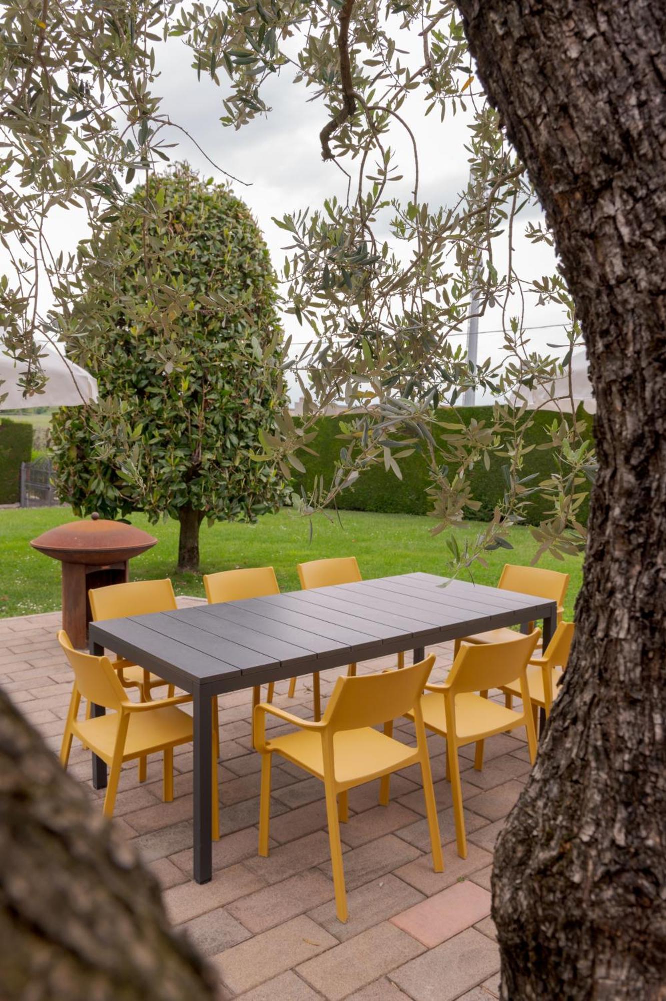 Villa Carini With 3000 Mq Garden & Heated Pool 卡斯特努沃德加尔达 外观 照片