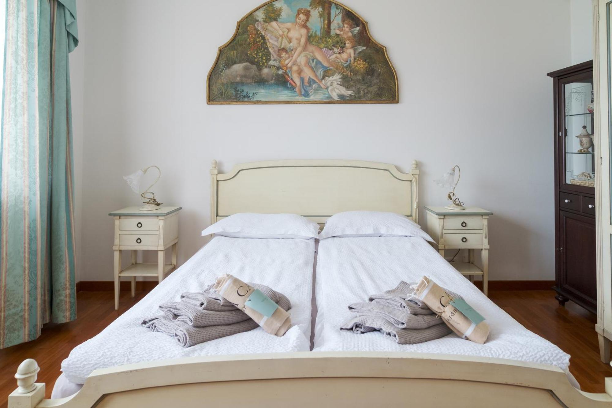 Villa Carini With 3000 Mq Garden & Heated Pool 卡斯特努沃德加尔达 外观 照片